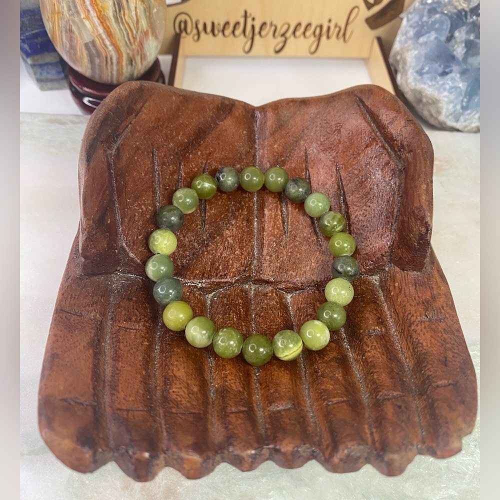 Green Canadian Nephrite Jade Stone of Grace Bracelet 8mm - Picture 5 of 6